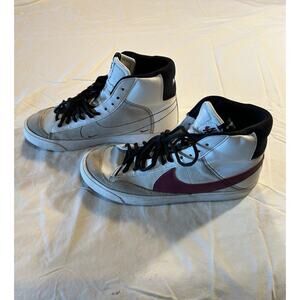 Nike Blazer Mid 77 Youth Size 7 White and Burgundy High Top Sneakers
